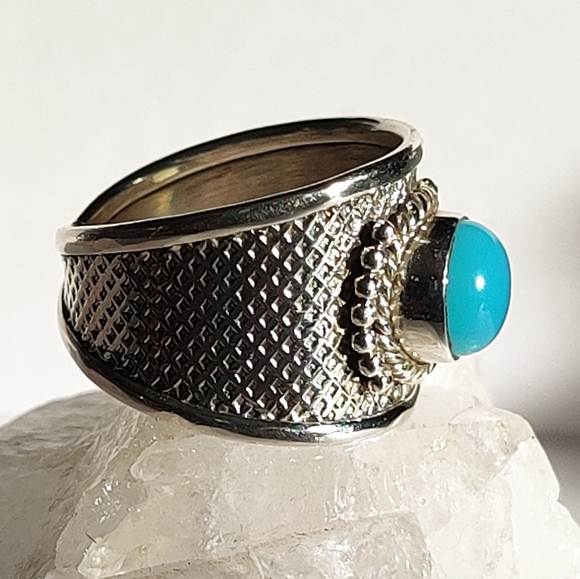 Chalcedony Ring, size 8 - Picture 5 of 9